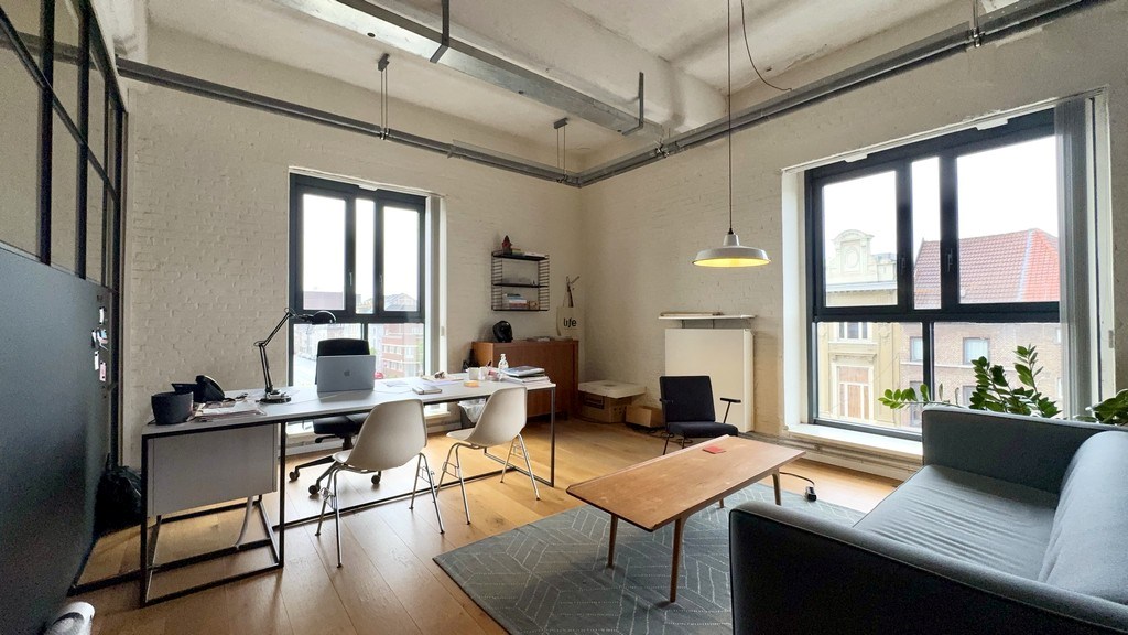 Loftkantoren te huur in Handelsdokcenter bij Gent-Dampoort