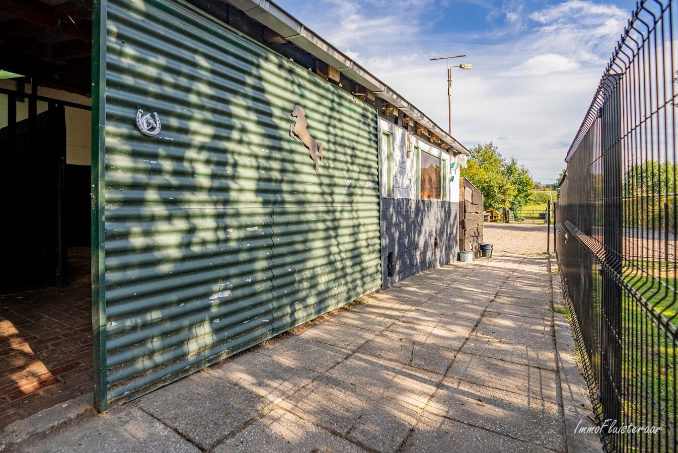 Charmante tweegezinswoning met paardenstallen op ca. 20 are in Bilzen 