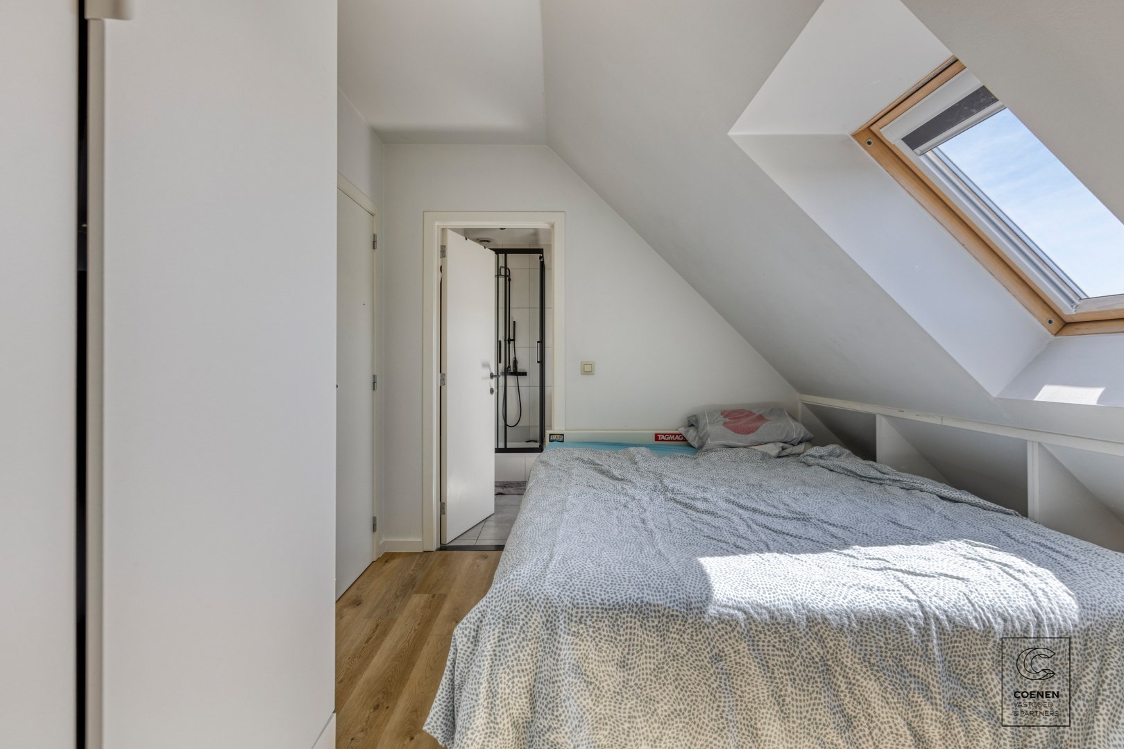 Instapklaar, recent gerenoveerd dakappartement van 55 m² te Geel! 