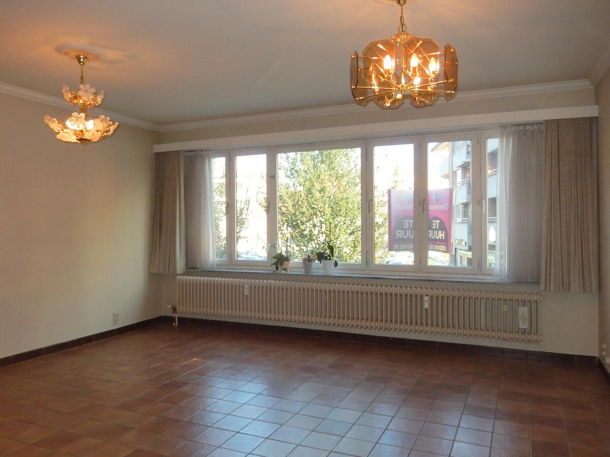 Drieslaapkamer appartement met zicht op de markt van Gistel 