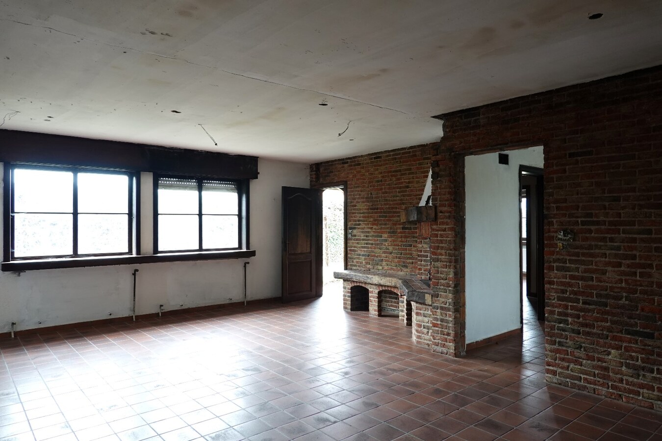 Te renoveren villa in bedrijventerreinzone voor KMO's 