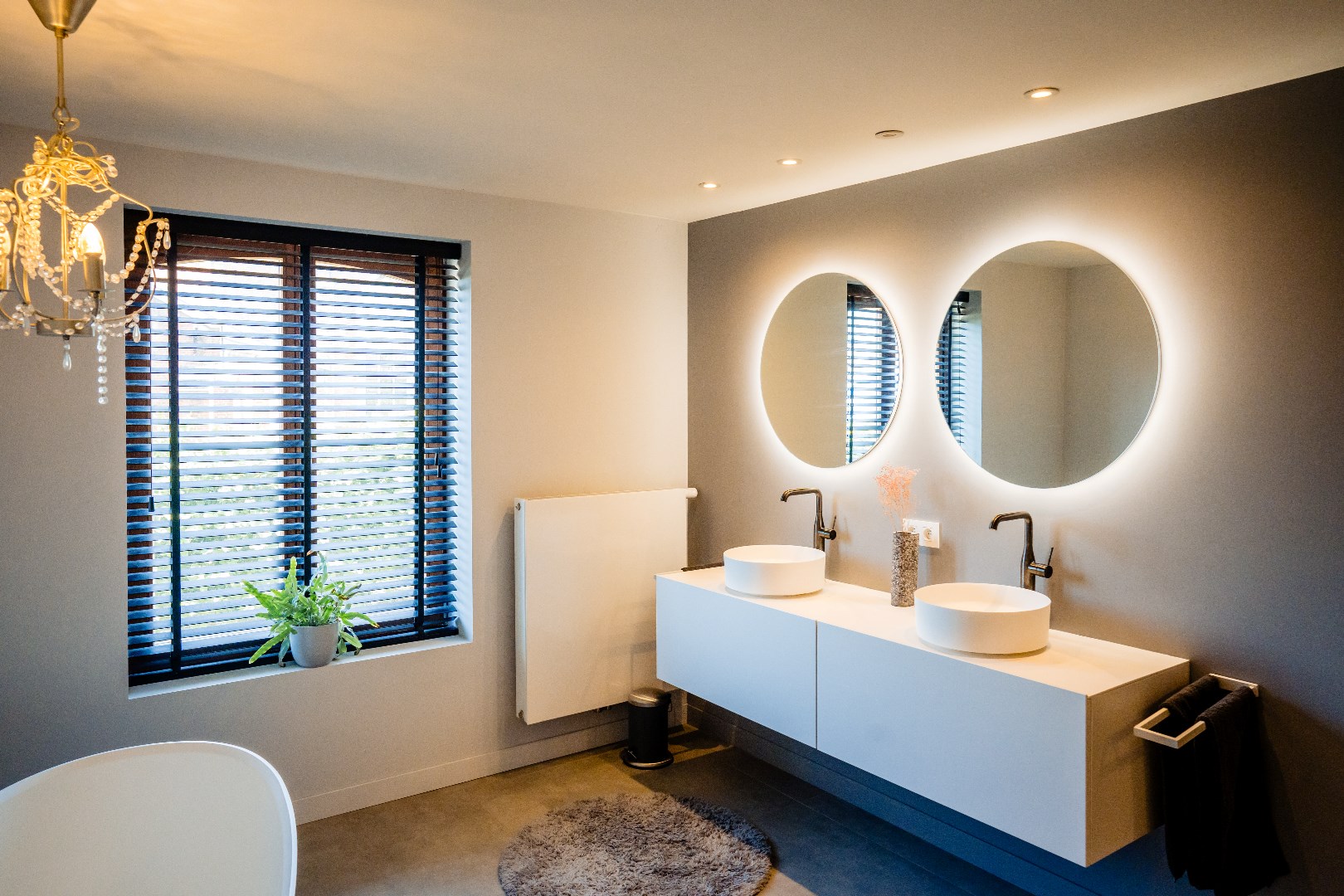 Stijlvolle gerenoveerde woning met tuin en boomgaard gelegen te Middelburg 