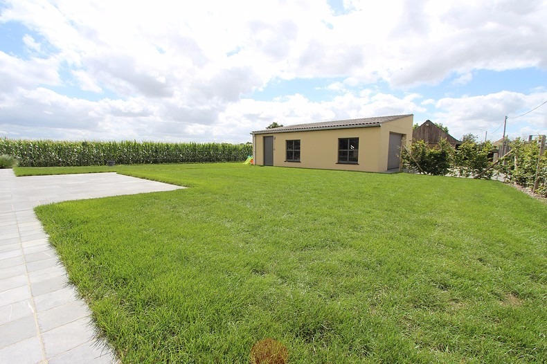 Alleenstaande woning met 4 slaapkamers te Diksmuide 