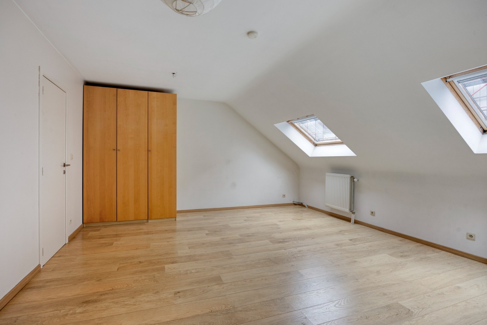Appartement met 3 slaapkamers, autostaanplaats en terras in het centrum van Lubbeek – EPC 220 kWh/m² - bewoonbare opp. 182 m² 