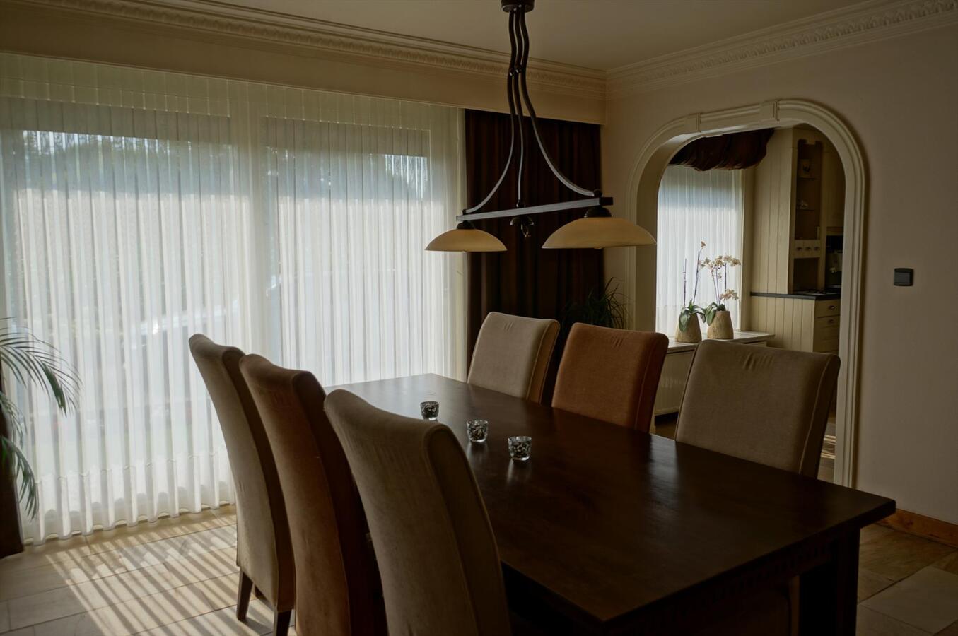 Landhuis met stallen, piste en weide op ca. 3800m² te Neerpelt (Limburg) 