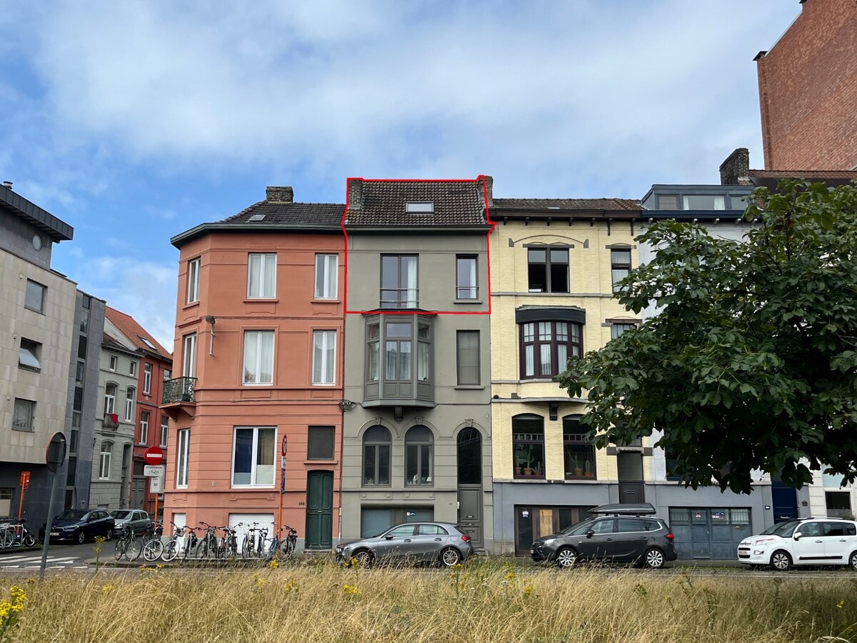 Gezellige duplex nabij 't Zuid - DOMICILIE VERPLICHT ( geen studenten ! ) 