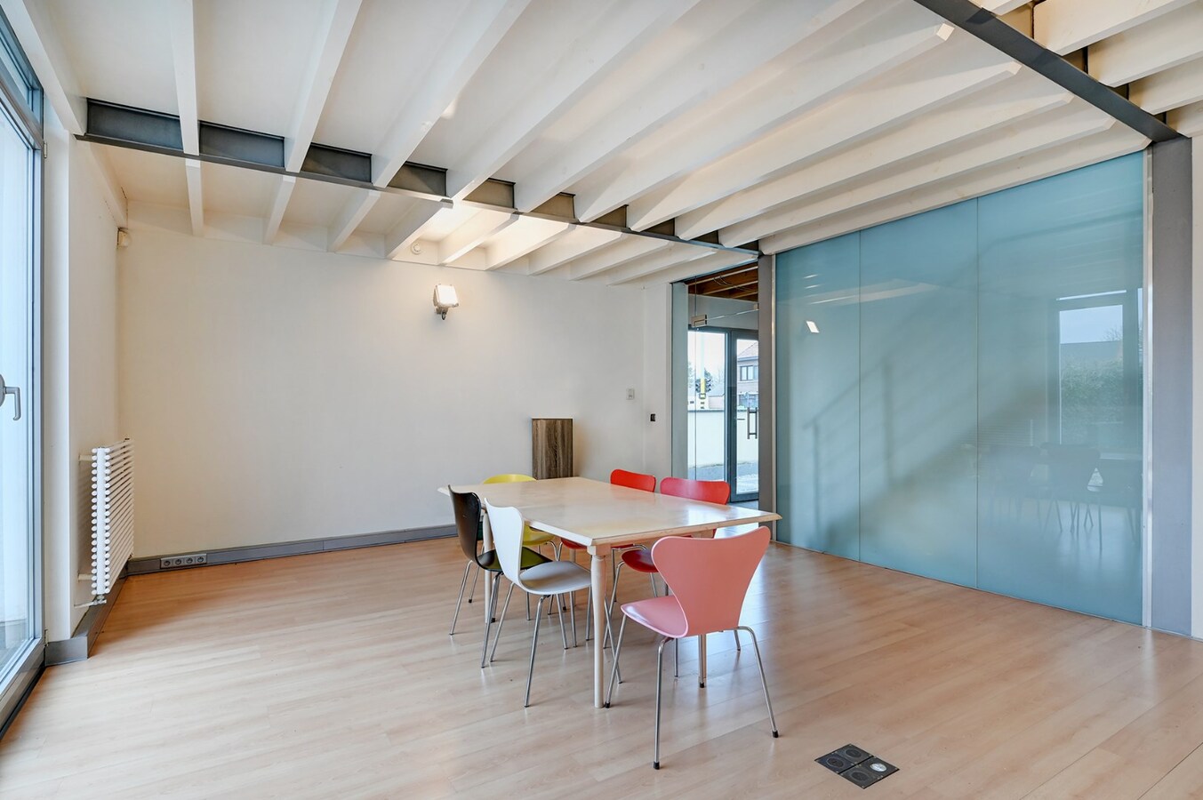 GOED GELEGEN KANTOORGEBOUW TE HERK-DE-STAD met DIVERSE DOELEINDEN 