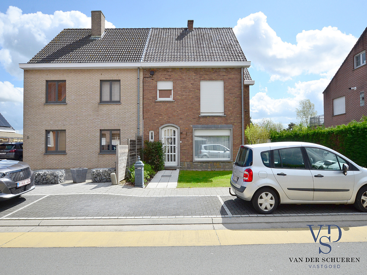 Degelijke, Half open Bebouwing. 