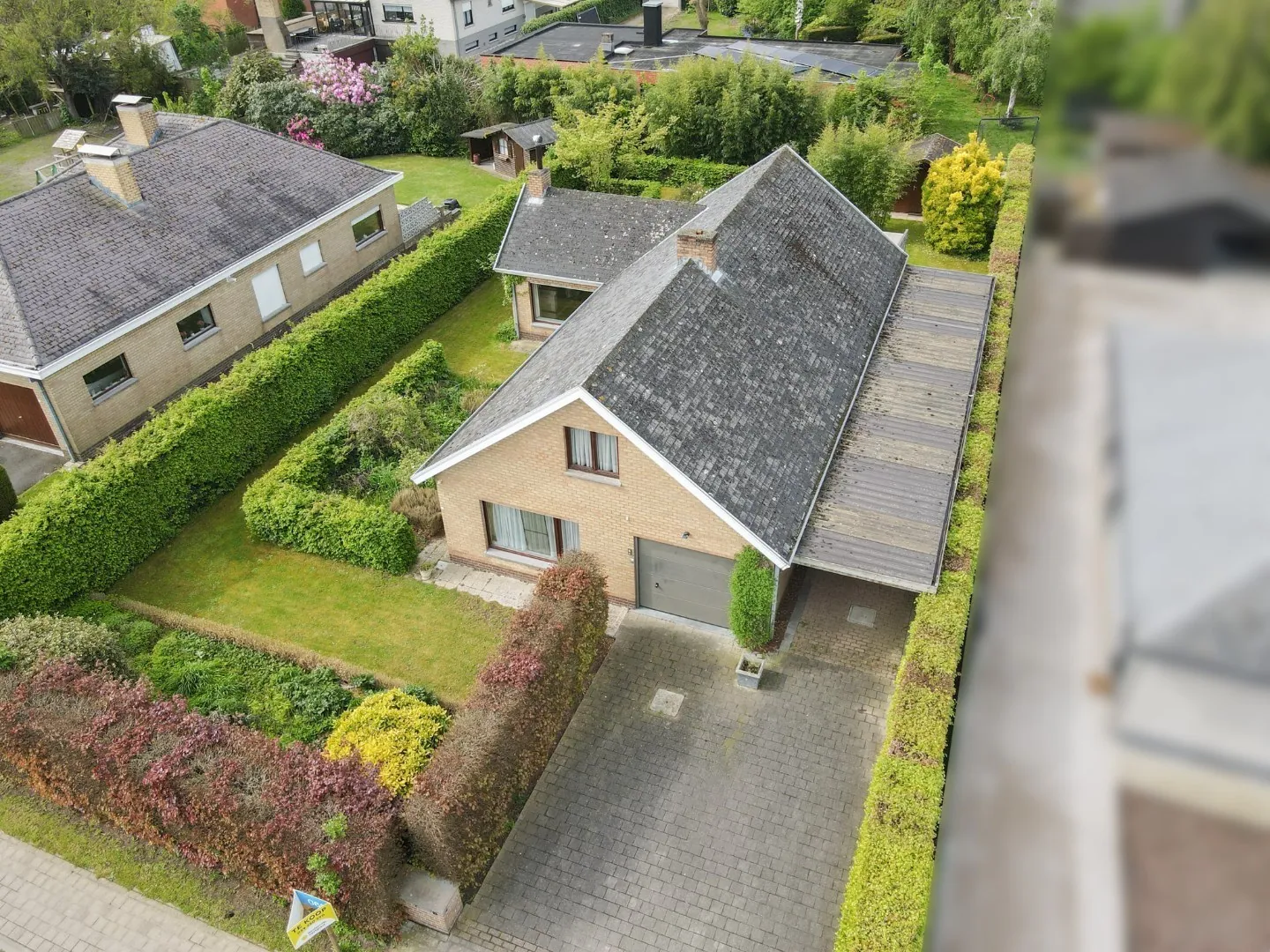 Ruime bungalow met 4 slpks, garage en tuin te Loppem