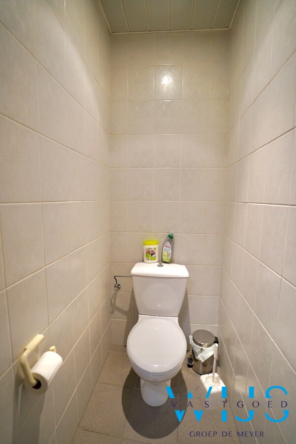 Volwaardig handelspand te Oosteeklo ! 