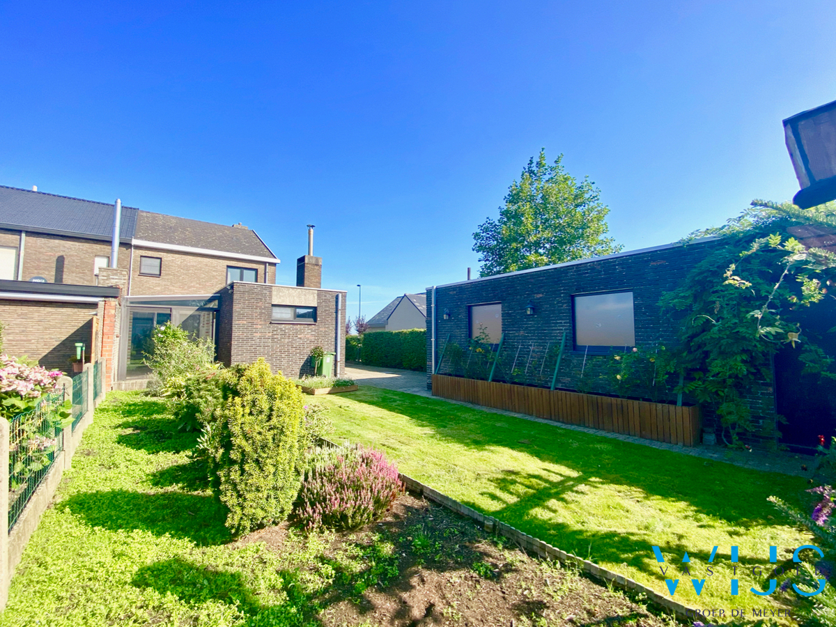 Ruime gezinswoning met 4 slaapkamers te Bassevelde ! 