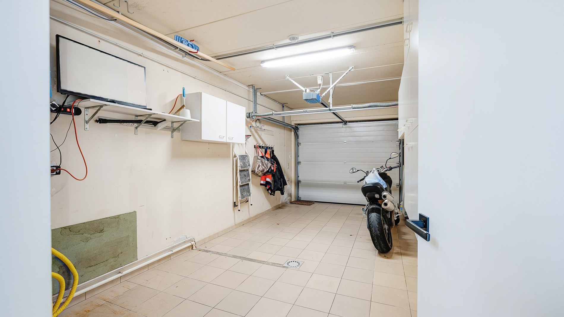 Schitterende villa met zwembad gelegen in residentiële wijk te Knokke. 