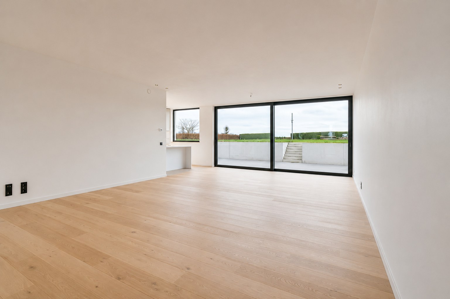 Ruime afgewerkte nieuwbouwwoning met landelijk zicht! 