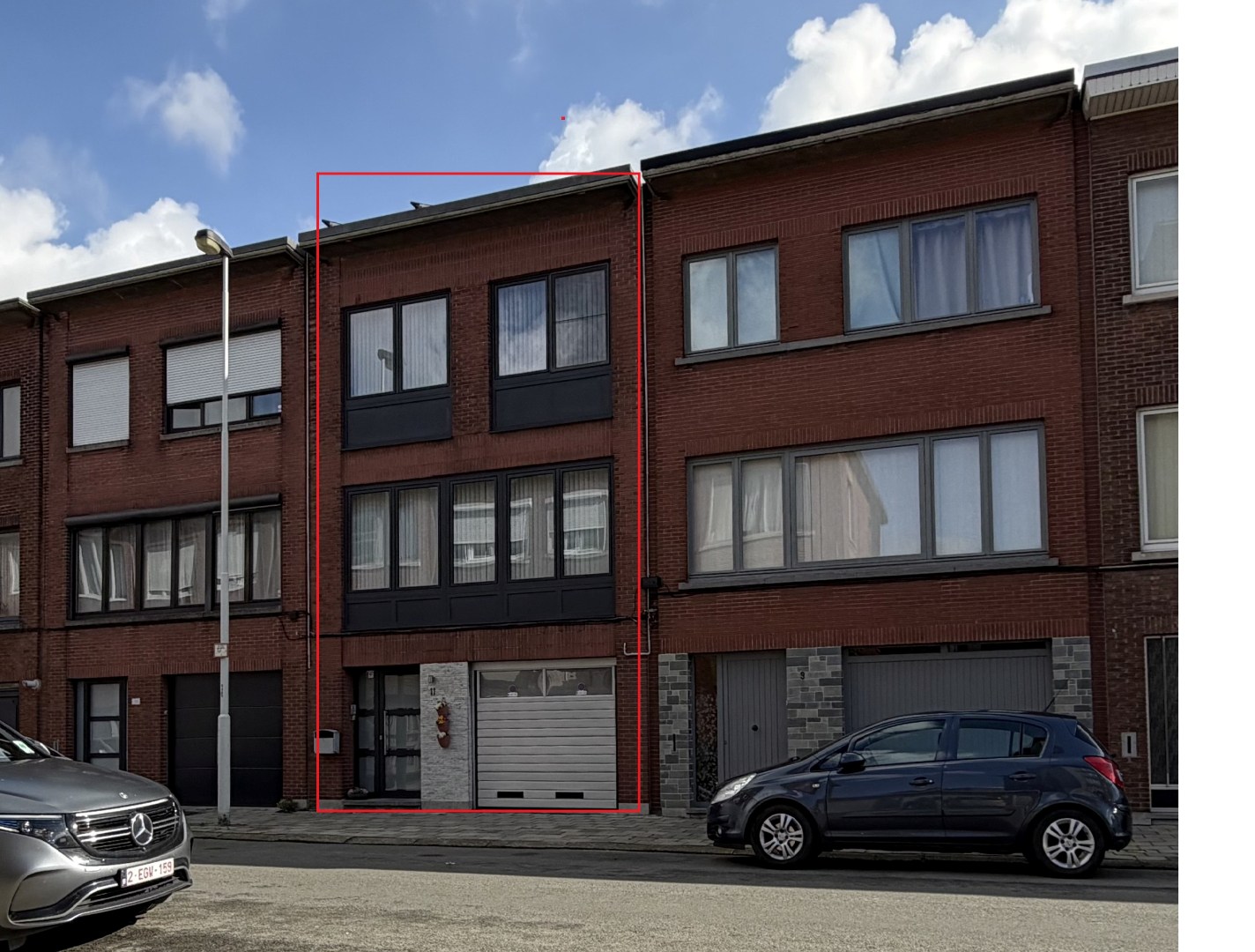 Instapklare bel-etage woning met mooi aangelegde tuin in Merksem 