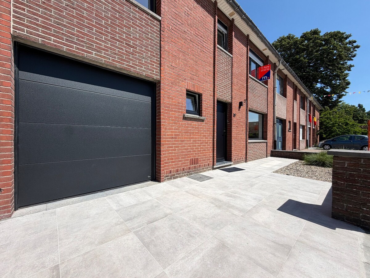 Prachtige gerenoveerde zeer ruime woning in een rustige wijk te  Gullegem ! *** NONO INSPIRED*** 