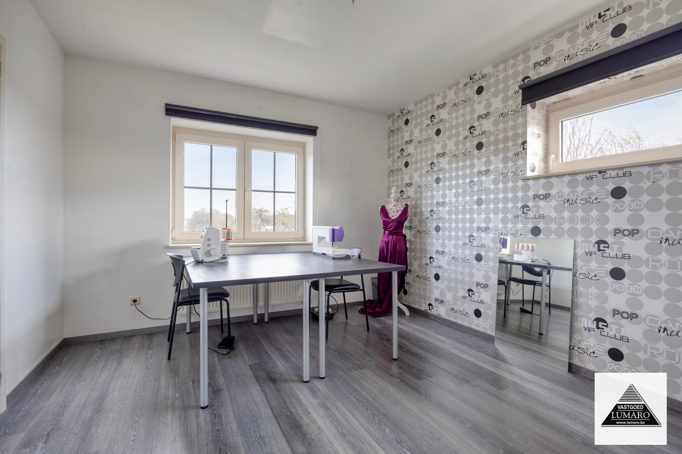 Instapklare villa met zwembad. Landelijke ligging in Leut (Maasmechelen). 