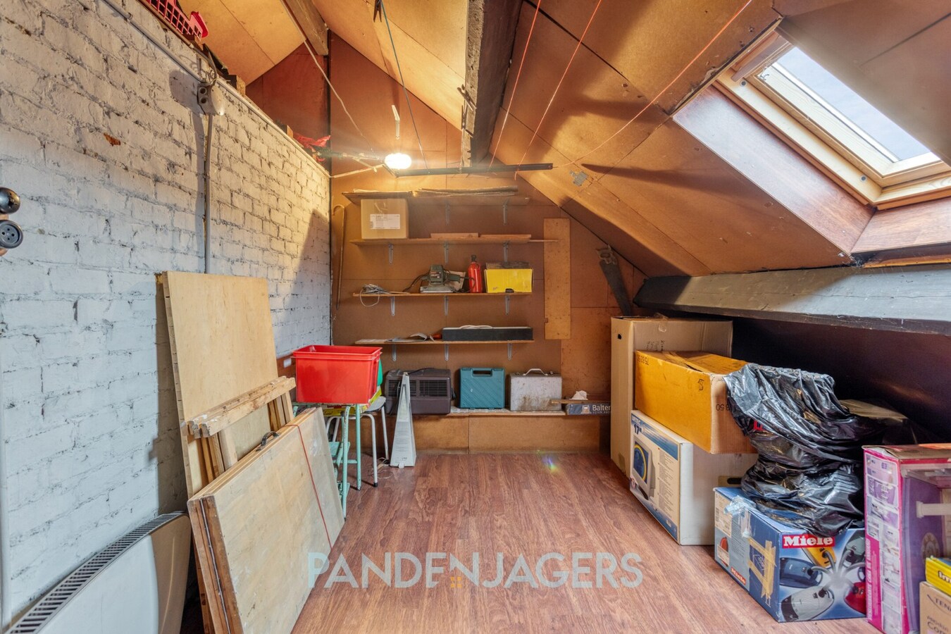 Te renoveren woning met zonnige tuin in hartje Duffel-Oost 