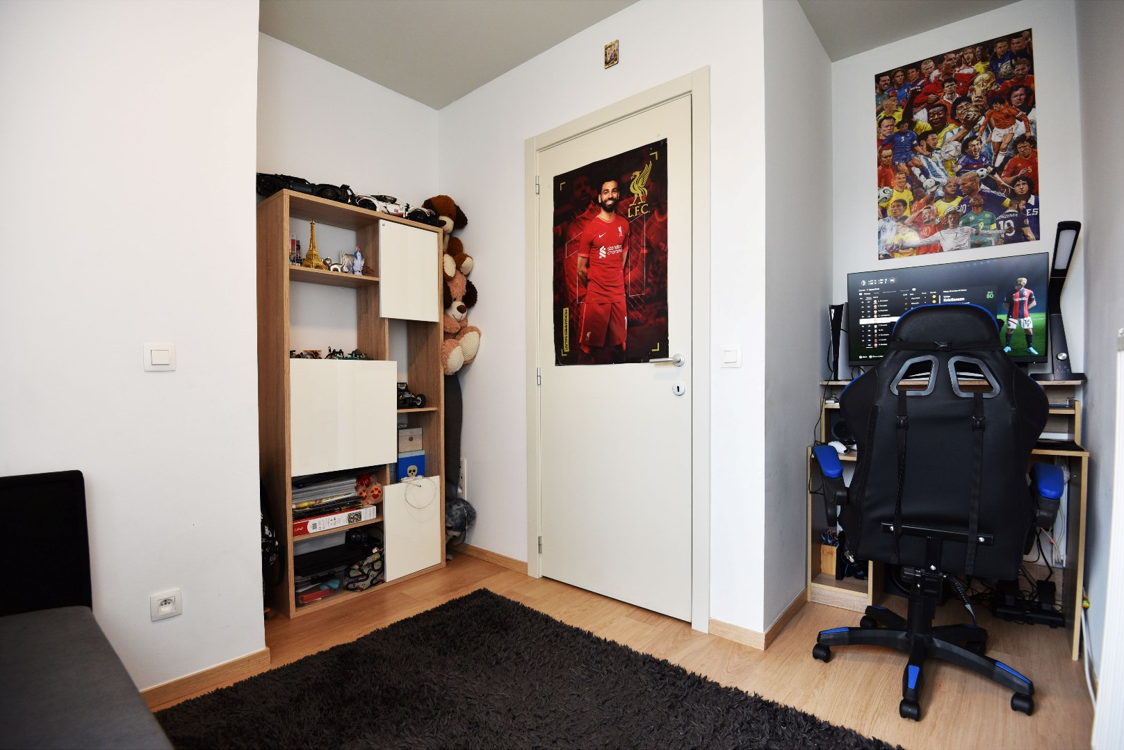 Recente woning met 3 slpks, tuin en 2 parkeerplaatsen te centrum Maldegem 