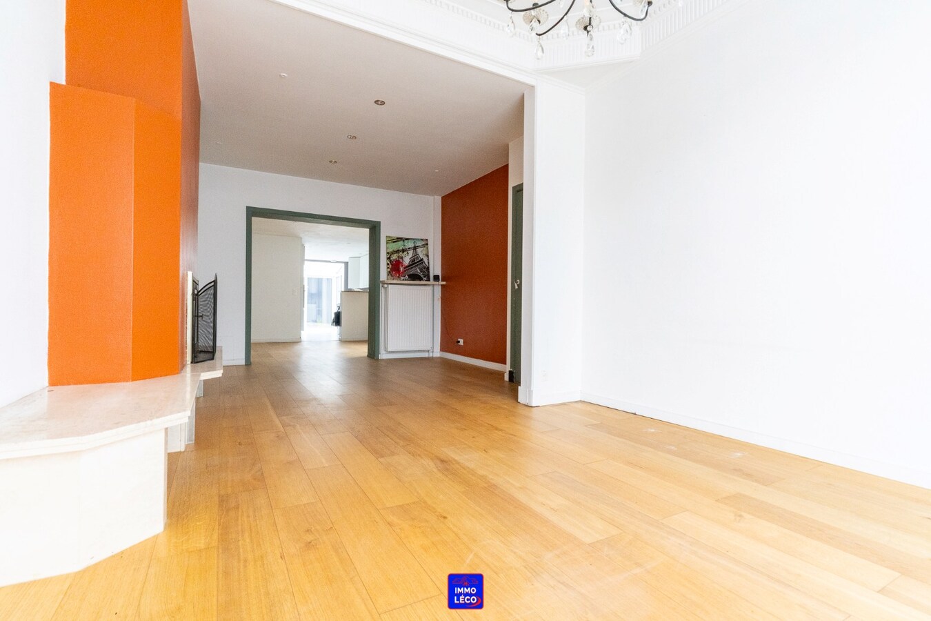 3 façades avec jardin et garage située à "La Coquinie". 