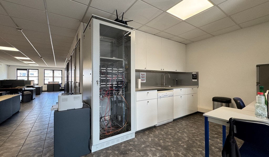 Instapklaar kantoor te huur aan N120 te Deurne