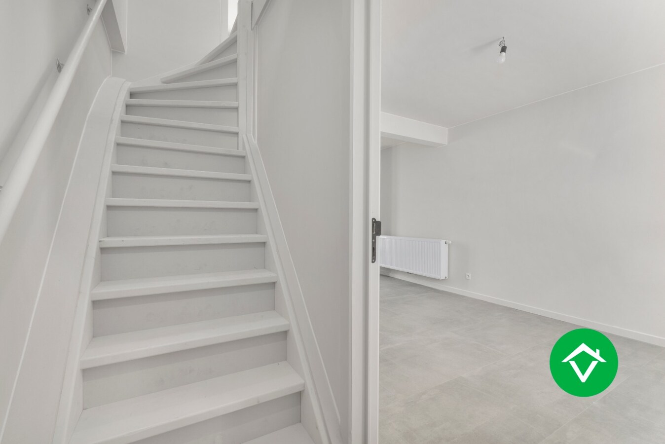 Instapklare rijwoning in hartje Gistel – gerenoveerd in 2025 