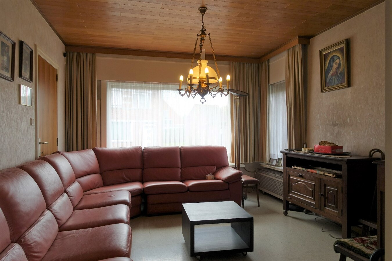 Karaktervolle woning met dubbele garage op 1.408m² 