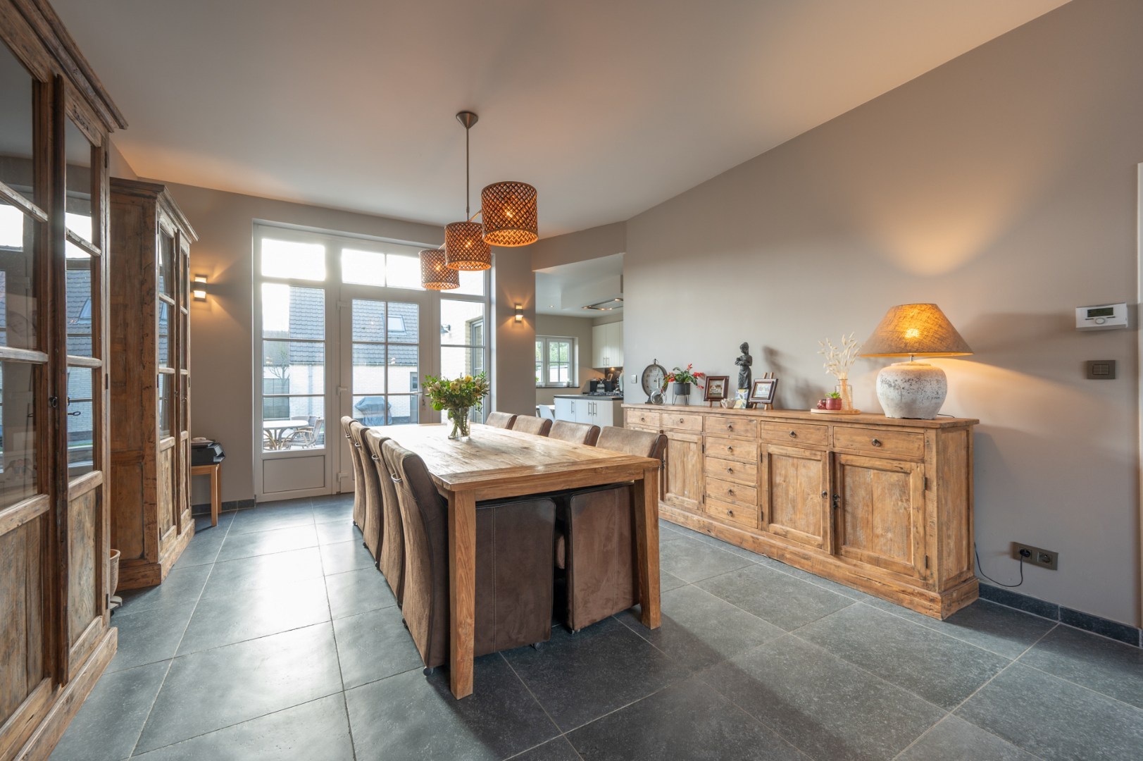 Prachtige en zéér ruime woning met kwaliteitsvolle afwerking 