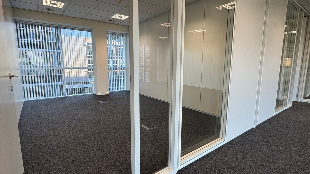 Kantoren te huur met visibiliteit langs de R4 in Merelbeke-Melle