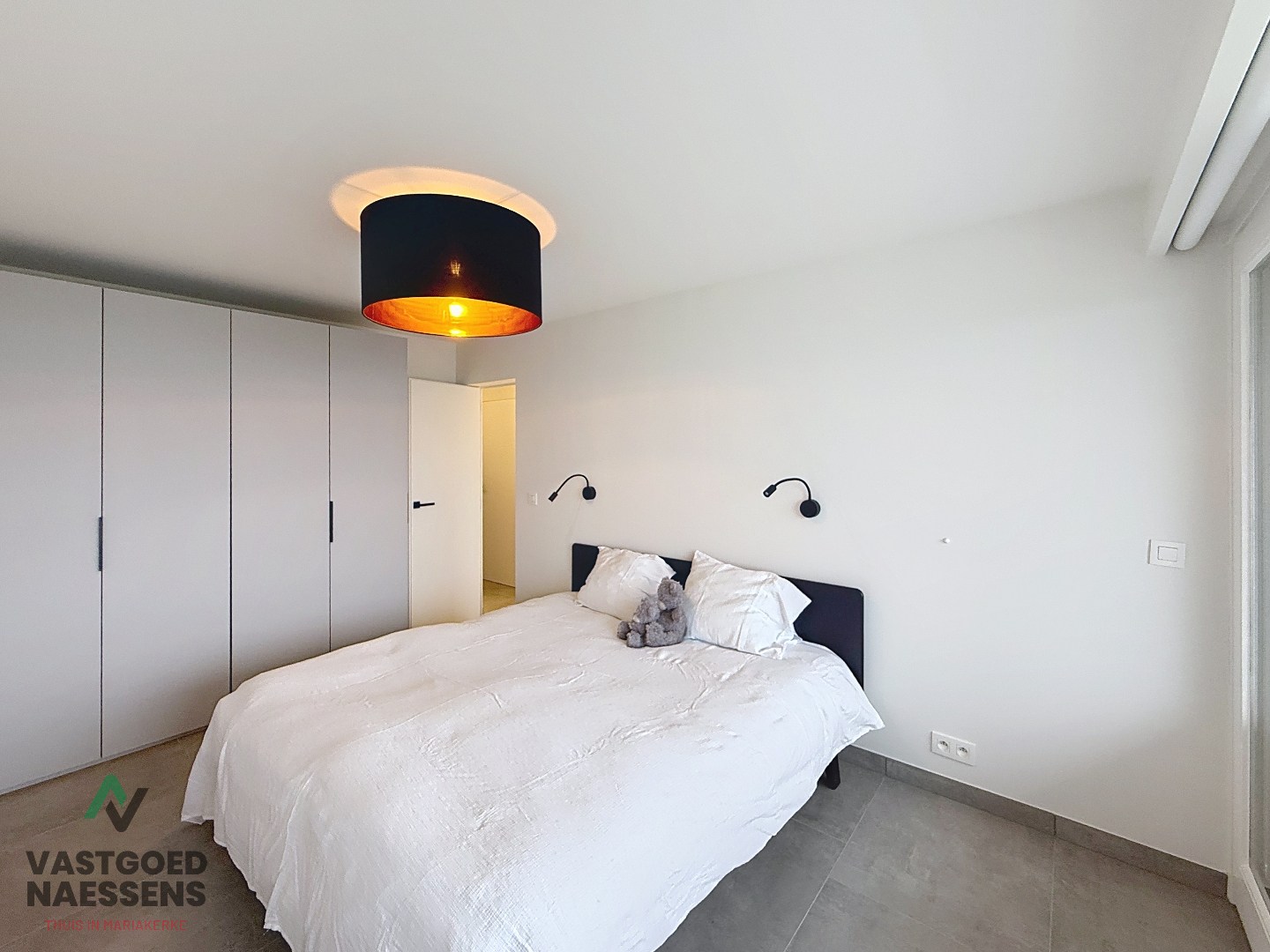 Magnifique appartement rénové de 2 chambres avec vue panoramique. 