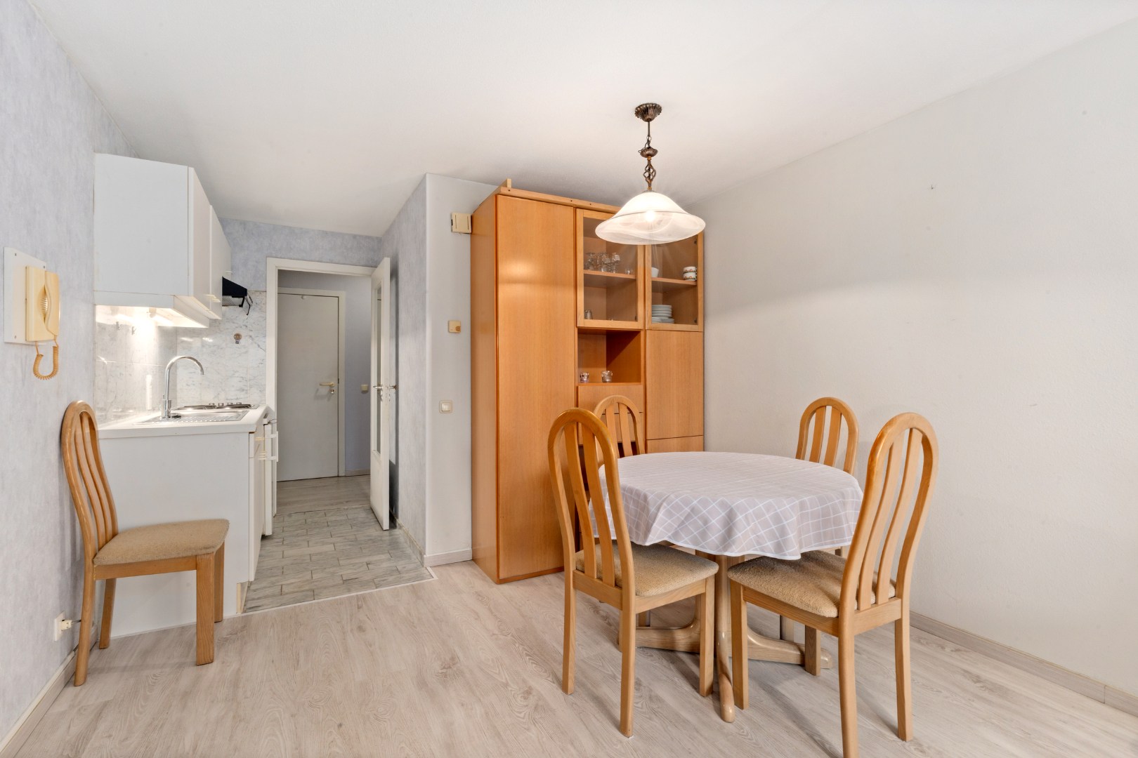 STUDIO MET ZIJDELINGS ZEEZICHT EN TERRASJE OP TOPLIGGING 