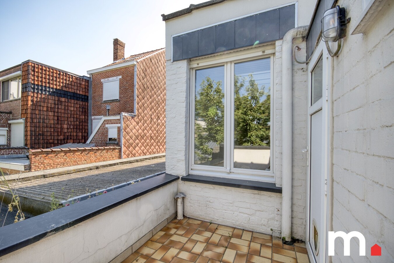 Woning te Kortrijk nabij het centrum met garage op TOPLOCATIE ! 