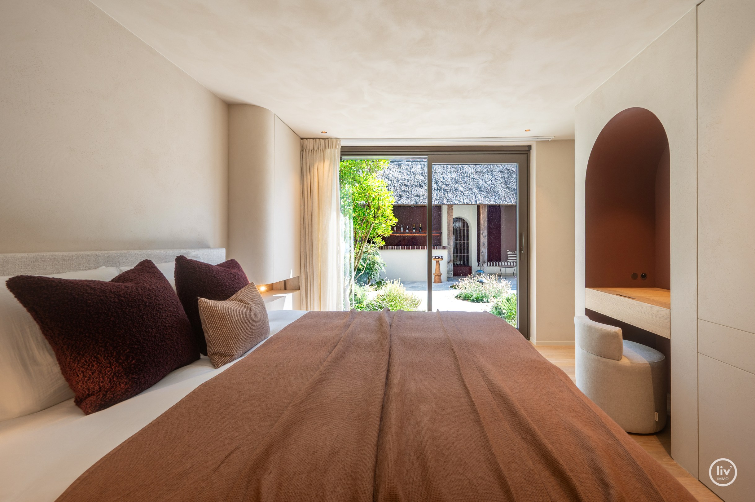 Luxe, comfort kortom een prachtig gerenoveerde woning in hartje Knokke. 