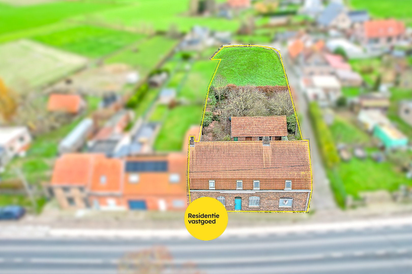 Te renoveren halfopen woning op een perceel van 1.809m² te Houthulst 