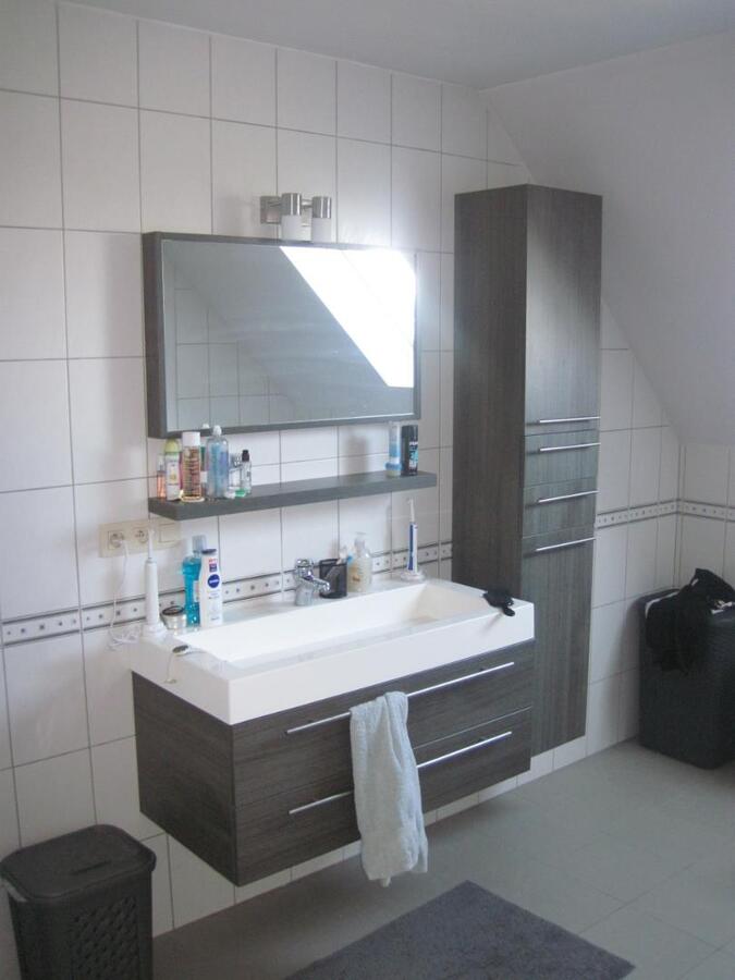 Degelijke woning met terras, tuintje én inpandige garage. 