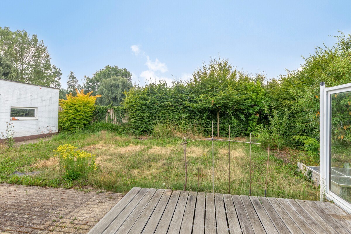 VILLA  met tuin, terras en garage in Zoutleeuw 