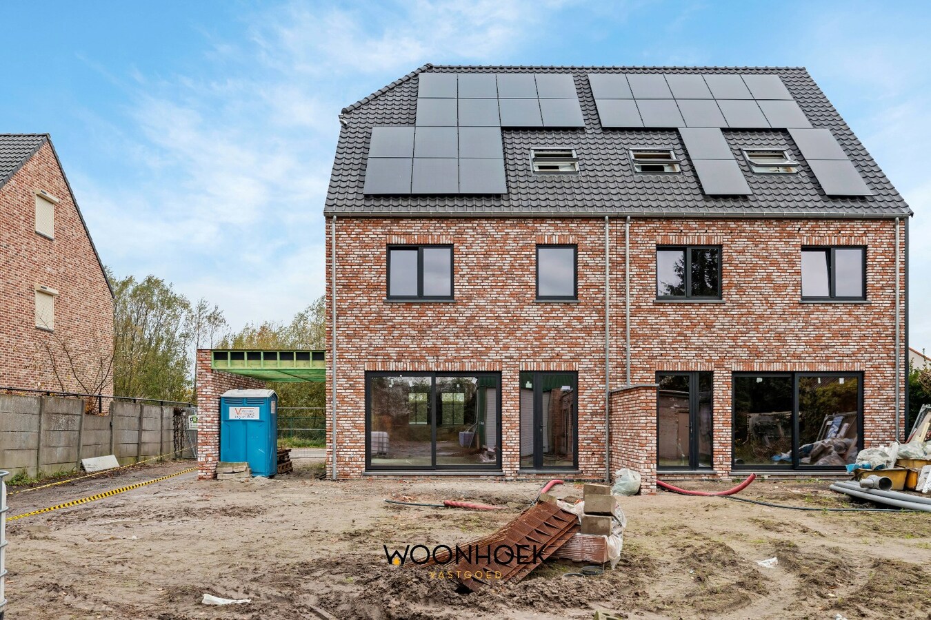Nieuwbouwwoning in pastorale stijl met 5 slaapkamers 