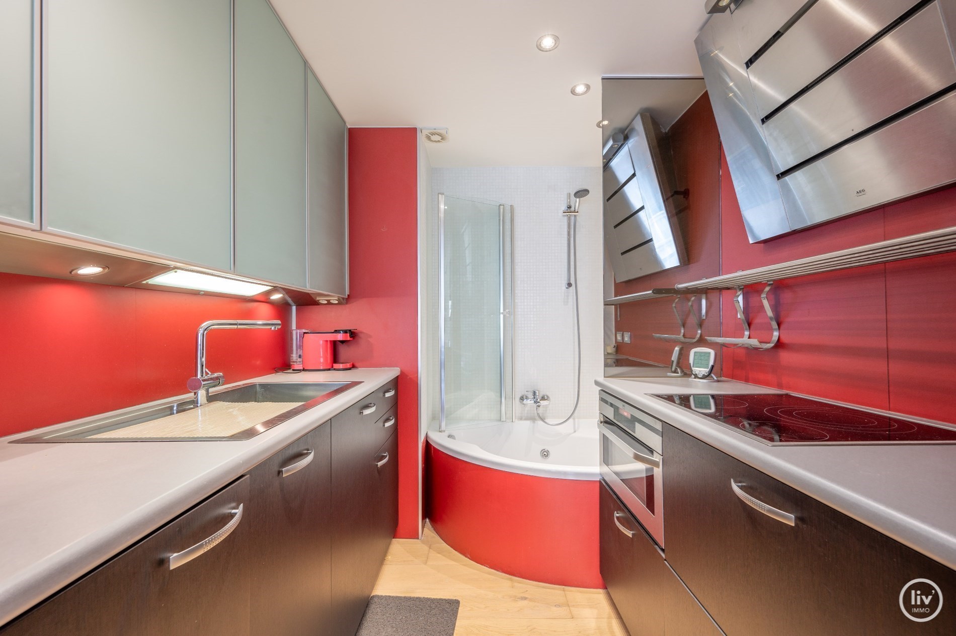 Beau studio bien aménagé, situé dans l'avenue Lippens à quelques pas de la digue avec terrasse. 