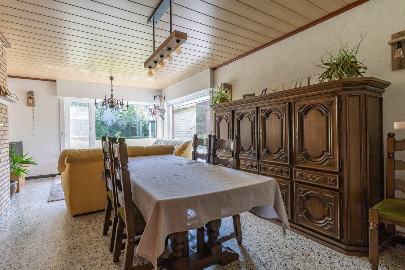 Rustig gelegen alleenstaande woning te Torhout 