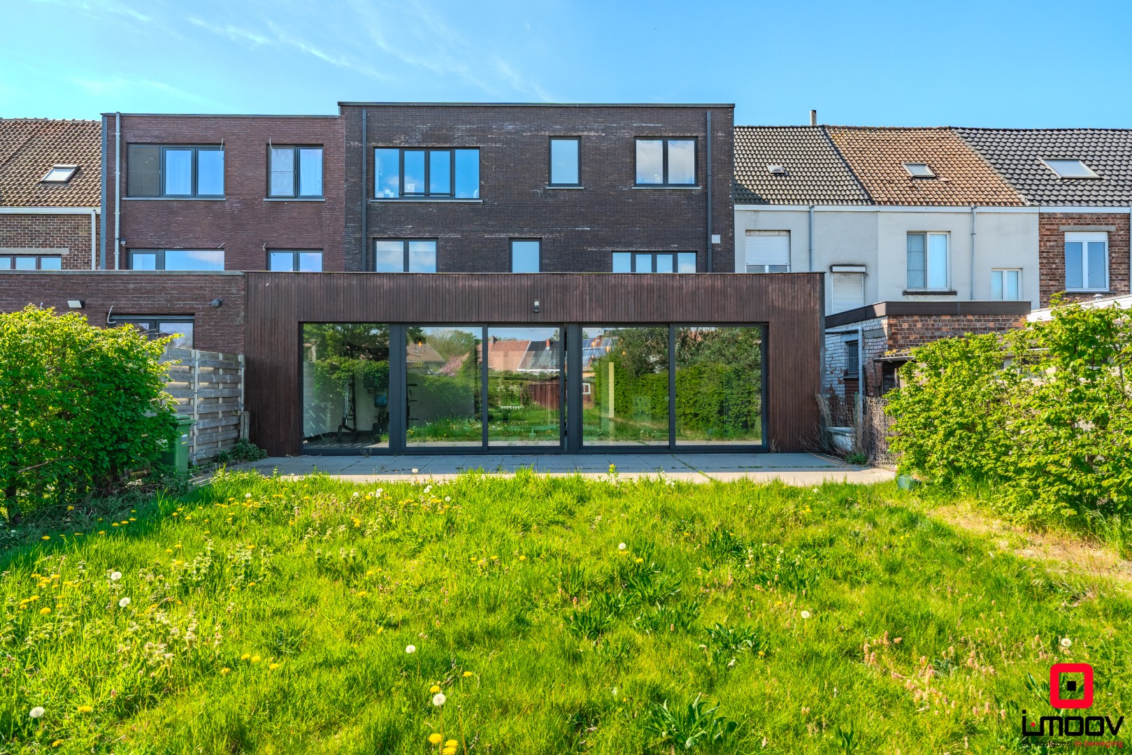 Modern appartement met uitzonderlijk grote tuin en kwalitatieve afwerking te Oostakker 