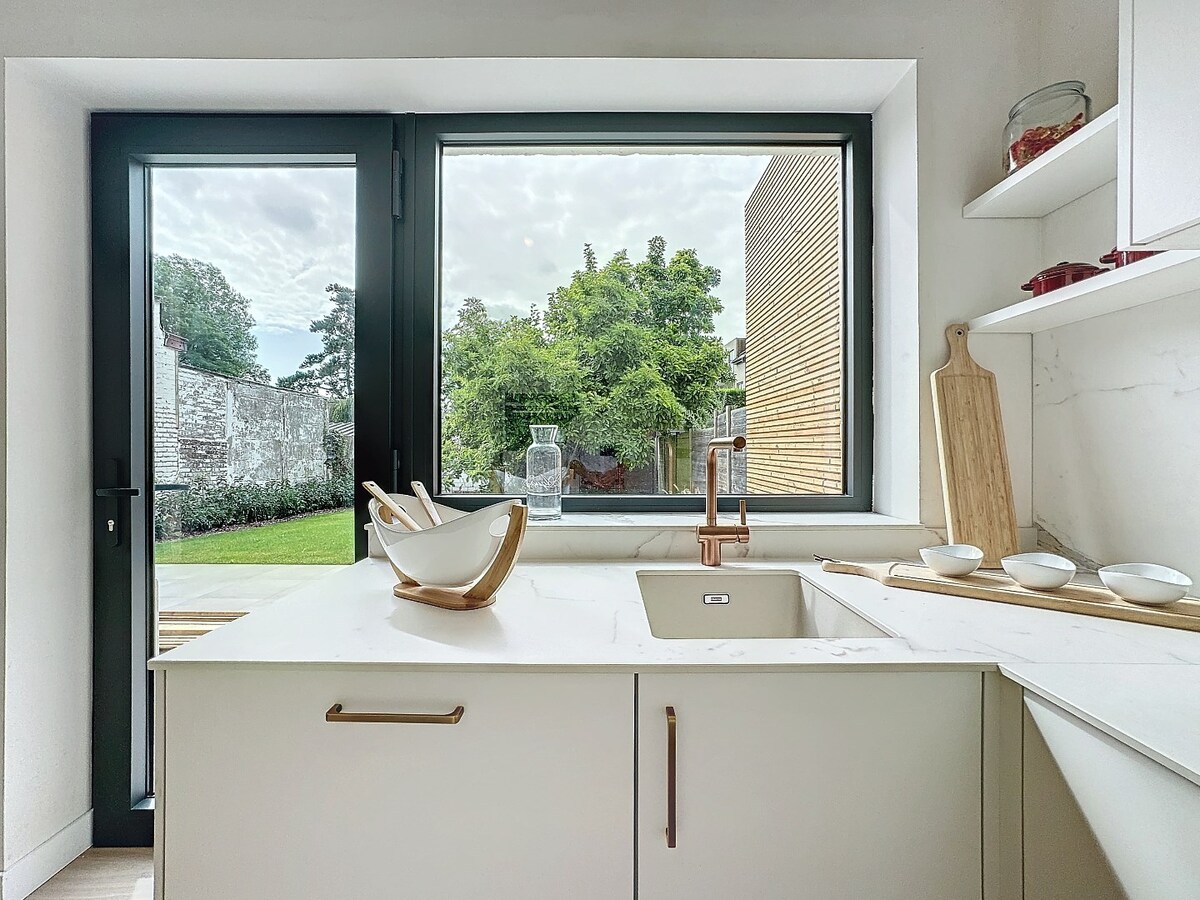 Top renovatieproject op residentiële ligging te Bevegem 