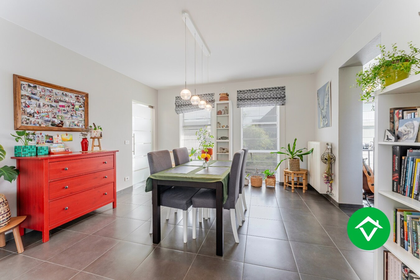 Hedendaagse gezinswoning met 5 slaapkamers en carport in Koekelare (De Mokker) 