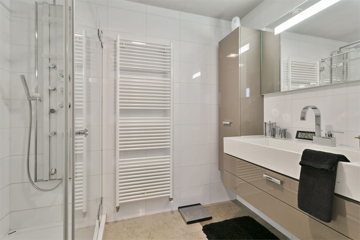 Dakappartement te koop. 