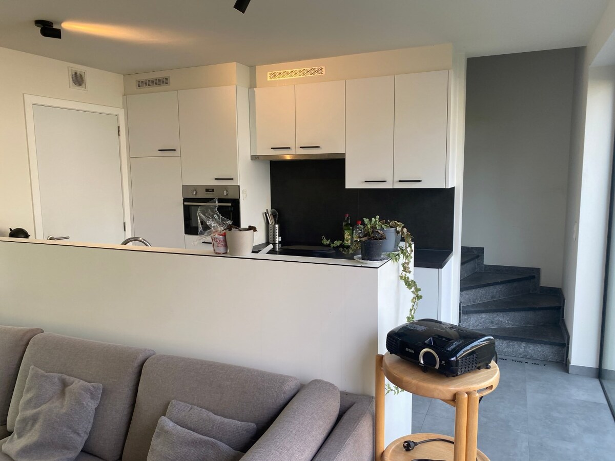 Nieuwbouwwoning nabij de Sterre - met terras en tuin ! 