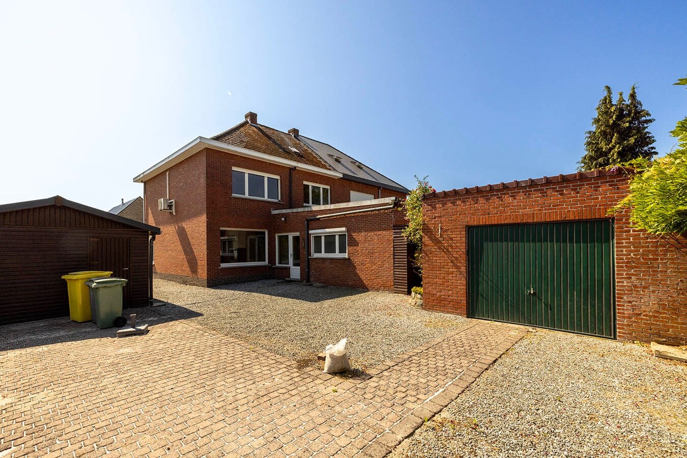 Ruime woning met tuin - 4 slpks - ideale locatie 