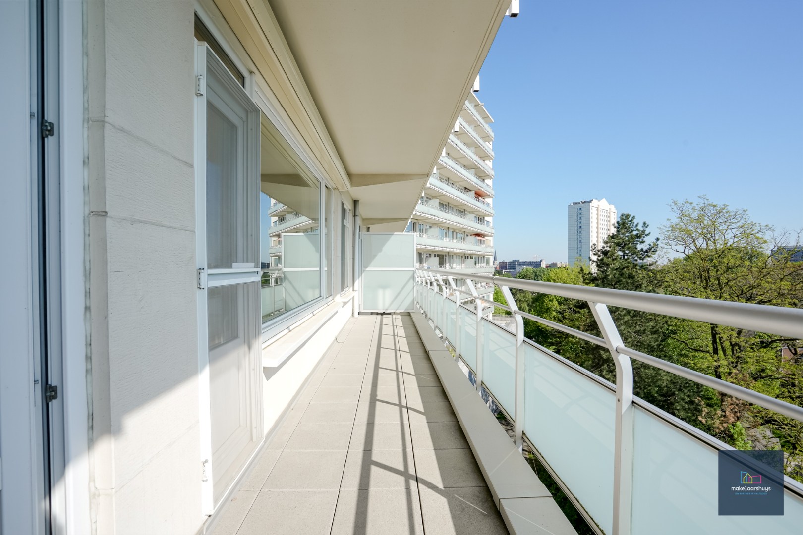 Mooi 3 slaapkamerappartement met  terras en parkeerplaats te Residentie Rijsenberg 