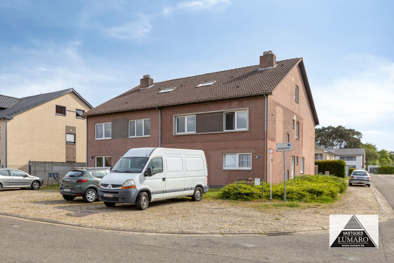 4 verhuurde appartementen in residentiële omgeving 