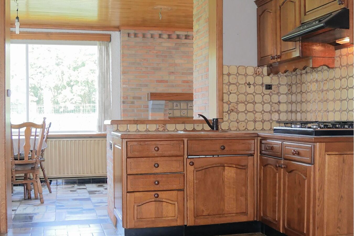 Semi-bungalow op royaal perceel van 1779 m² 