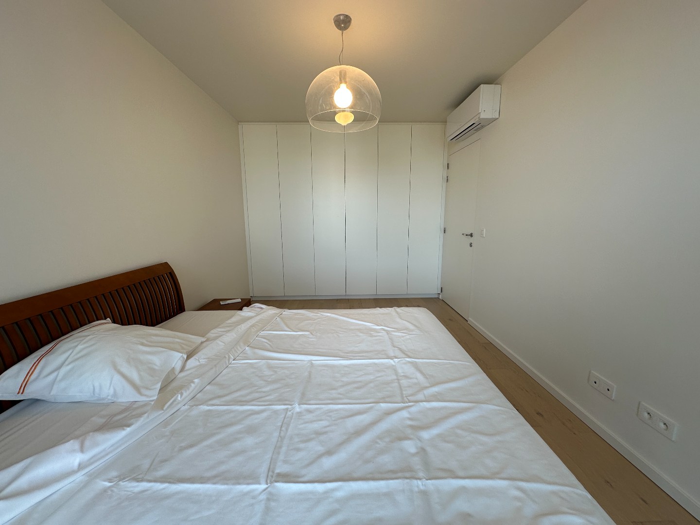 Prachtig appartement (117 m²) met 2 slpk en mooi terras, (+ autostaanplaats), Brugge 