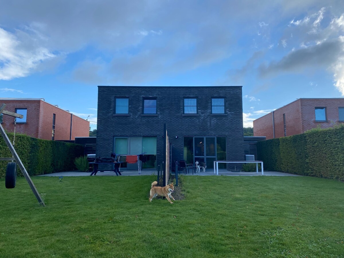 Maison contemporaine 3 chambres avec jardin à Frasnes ! 