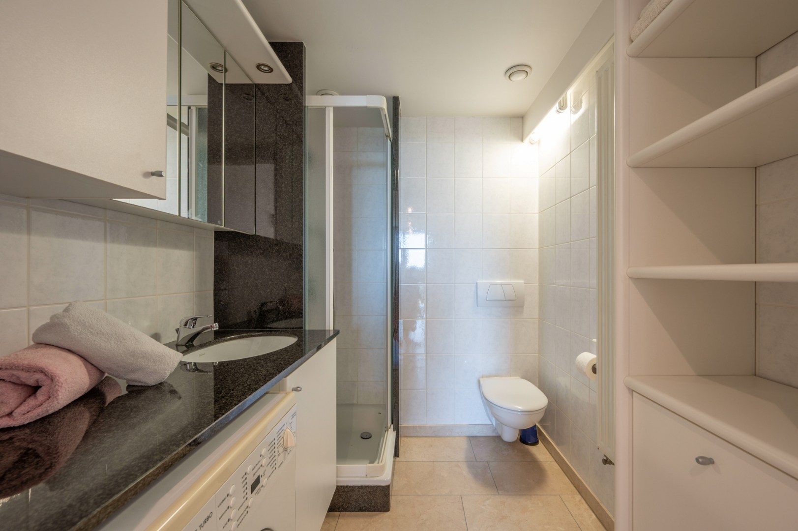 Ruim appartement met FRONTAAL ZEEZICHT 